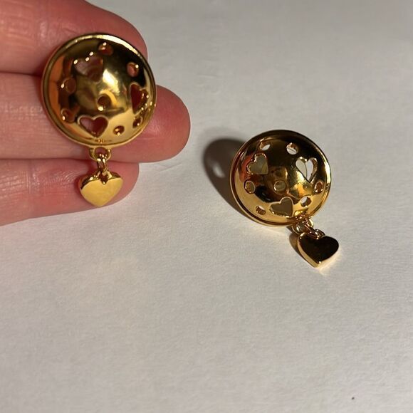 Vintage Avon Open your heart gold tone pierced earrings. - Picture 3 of 5